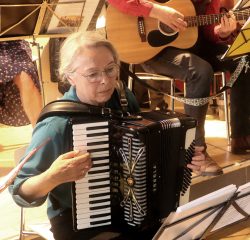 Birthe 17-04-26 Århusfolkemusikhus